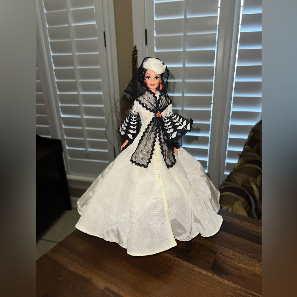 1994 Barbie Gone with the Wind Scarlett O'Hara, Honeymoon Shopping
